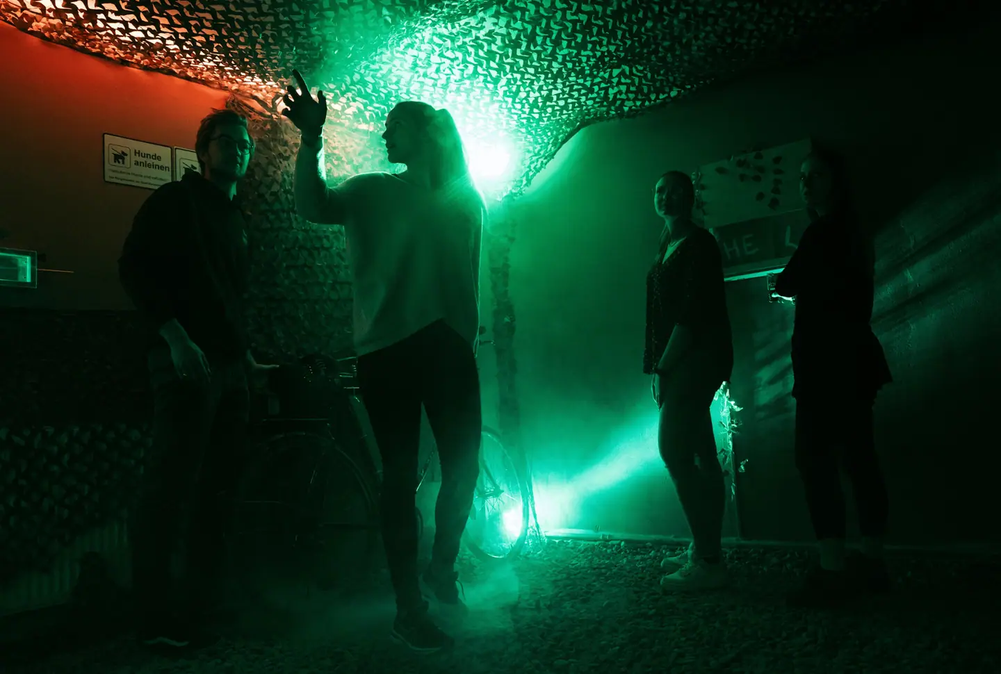 Escape Room Serial Killer: Die ersten Opfer in Düsseldorf – Tatort mit Beweismitteln